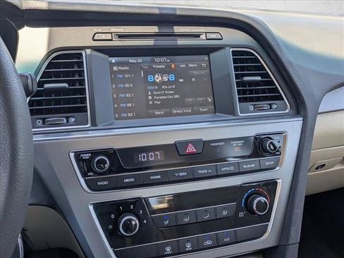 Used 2017 Hyundai Sonata SE FWD image 14