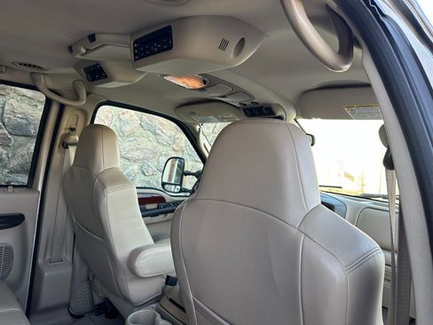 Used 2005 Ford Excursion Limited image 59