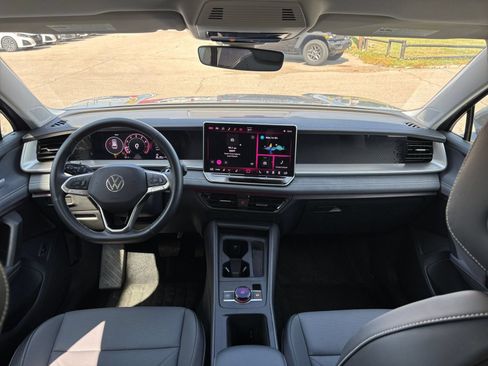 Used 2026 Volkswagen Tiguan SE AWD/4WD image 34