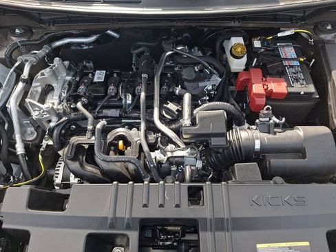 New 2026 Nissan Kicks SR FWD image 21
