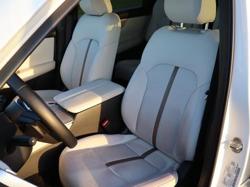 Used 2024 MAZDA CX-90 Plug-In Hybrid w/ Premium Plus image 6