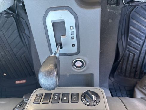 Used 2020 Nissan Frontier SV w/ Midnight Edition Floor Mats image 11