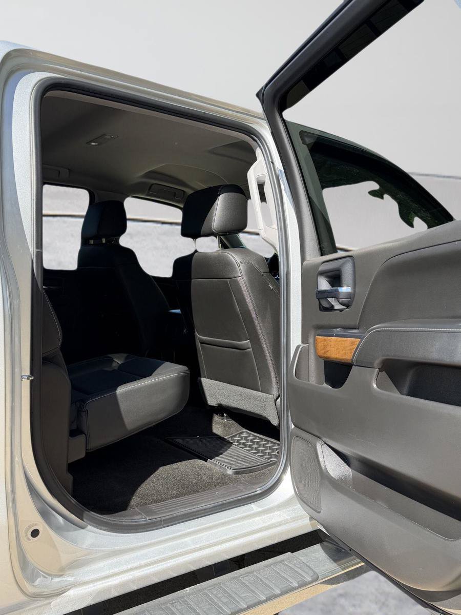 Used 2018 Chevrolet Silverado 1500 LTZ w/ LTZ Plus Package AWD/4WD image 18