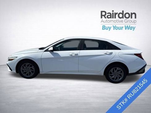 Used 2024 Hyundai Elantra SEL FWD image 4