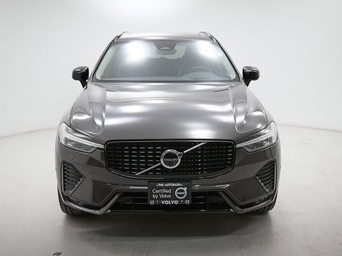 Certified 2023 Volvo XC60 B5 Ultimate w/ Climate Package image 5