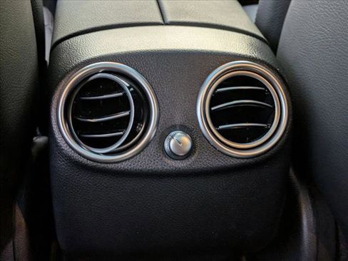 Certified 2022 Mercedes-Benz GLC 300 image 17