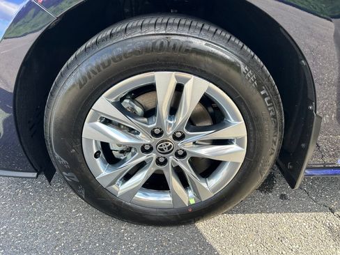 New 2026 Toyota Sienna XLE AWD/4WD image 31