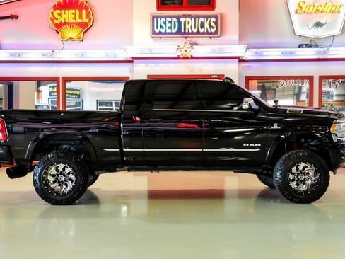 Used 2019 RAM 2500 Limited AWD/4WD image 11