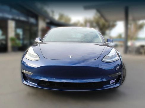 Used 2018 Tesla Model 3 Long Range image 8