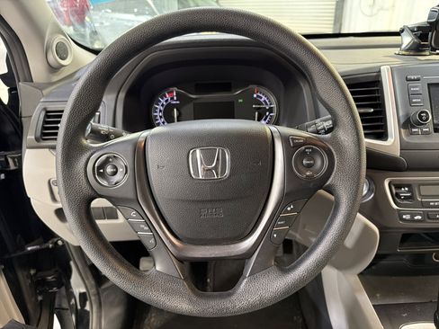 Used 2018 Honda Pilot LX image 16