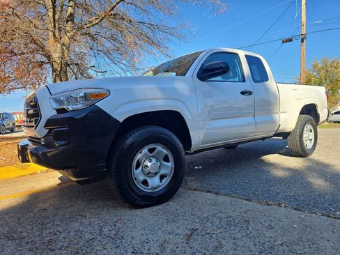 Used 2019 Toyota Tacoma SR image 60