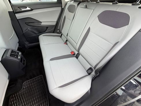 Certified 2023 Volkswagen Taos SE w/ Black Wheel Package FWD image 19