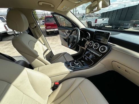 Used 2019 Mercedes-Benz GLC 300 image 48