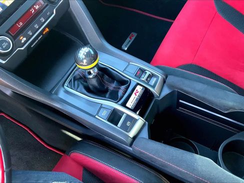 Used 2018 Honda Civic Type R image 15
