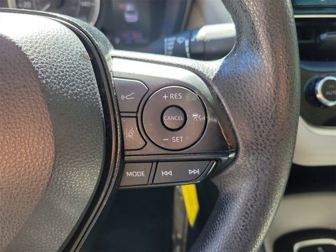 Used 2021 Toyota Corolla LE image 20