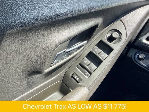 Used 2017 Chevrolet Trax LS FWD image 26