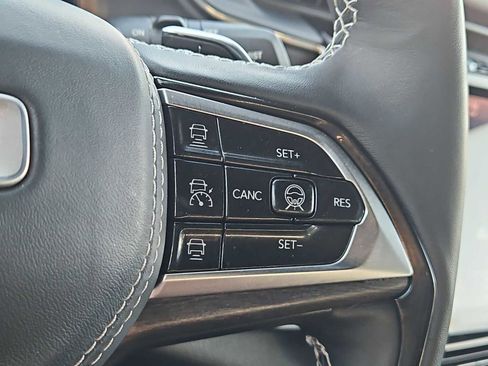 Used 2023 Jeep Grand Cherokee Overland w/ Advanced Protech Group III image 26