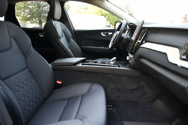 Certified 2026 Volvo XC60 B5 Plus AWD/4WD image 29