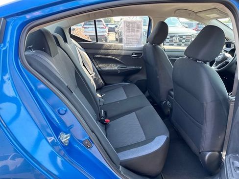 Used 2023 Nissan Versa SV FWD image 10