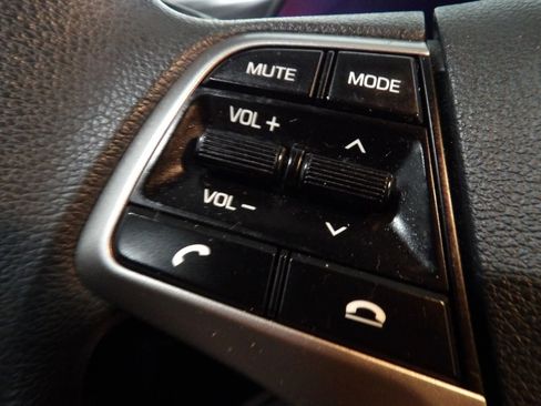 Used 2020 Hyundai Accent SE FWD image 16