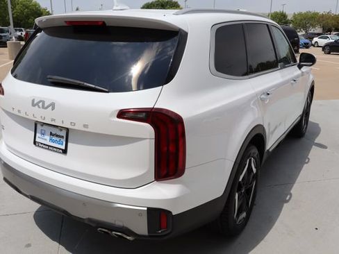 Used 2025 Kia Telluride S FWD image 4