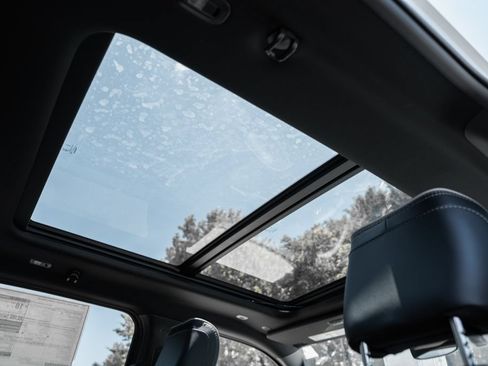 New 2026 RAM 1500 Laramie AWD/4WD image 38