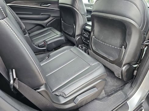 Used 2023 Jeep Grand Cherokee L Limited image 13