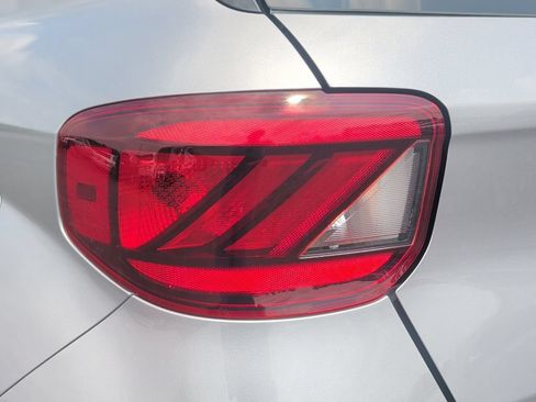 Used 2024 Hyundai Venue SEL FWD image 46