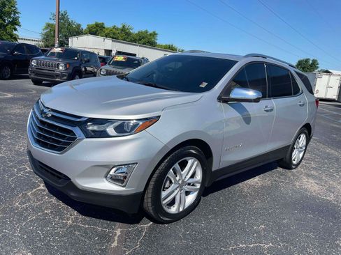 Used 2020 Chevrolet Equinox Premier FWD image 2