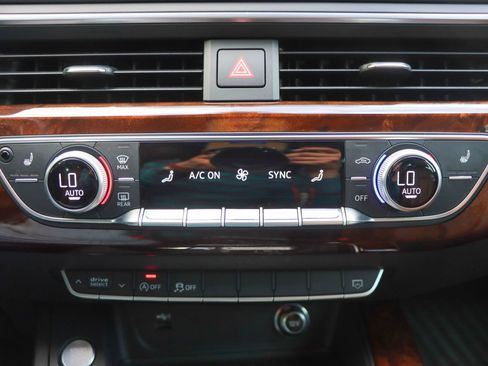 Used 2019 Audi A4 2.0T Premium w/ Convenience Package image 38