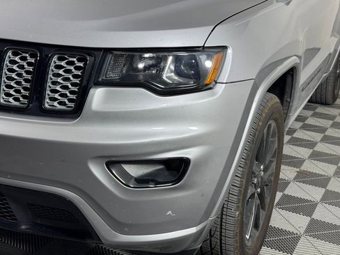 Used 2017 Jeep Grand Cherokee Altitude image 10