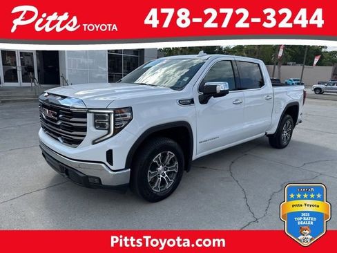Used 2025 GMC Sierra 1500 SLT RWD image 1