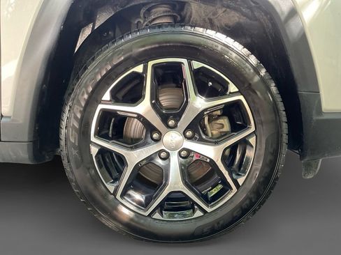 Used 2024 Jeep Compass Limited AWD/4WD image 16