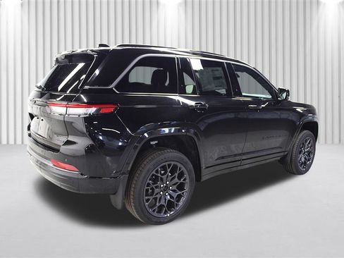 New 2026 Jeep Grand Cherokee Summit AWD/4WD image 3