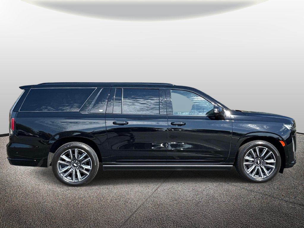 Used 2024 Cadillac Escalade ESV Sport w/ Touring Package AWD/4WD image 4