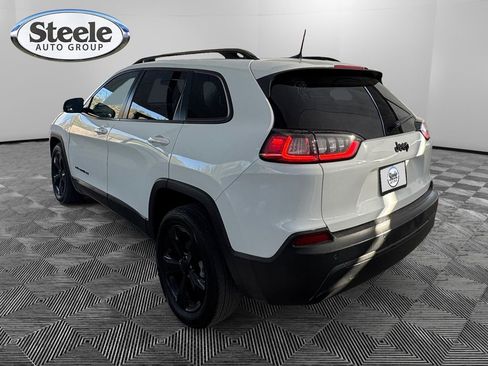 Used 2020 Jeep Cherokee Latitude Plus image 3