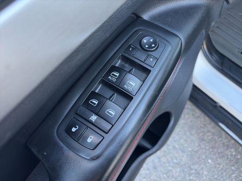 Used 2013 Jeep Grand Cherokee Trailhawk image 16