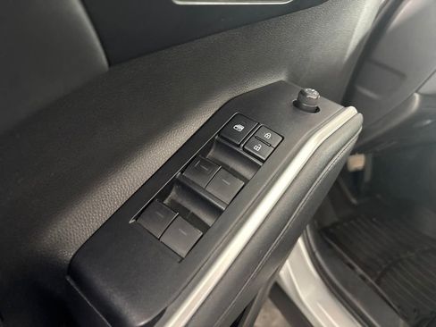 Used 2021 Toyota Highlander XLE image 15