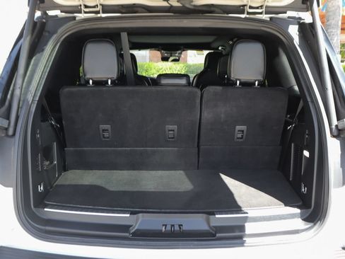 Used 2020 Lincoln Navigator Reserve w/ Equipment Group 208A Reserve AWD/4WD image 8