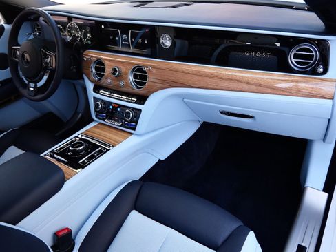 Certified 2022 Rolls-Royce Ghost w/ Ghost Package image 18