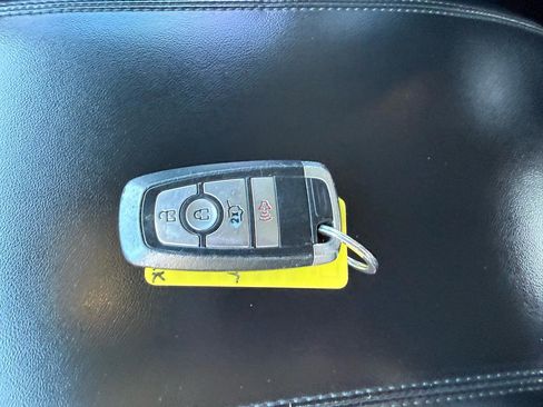 Used 2020 Ford Explorer XLT image 44