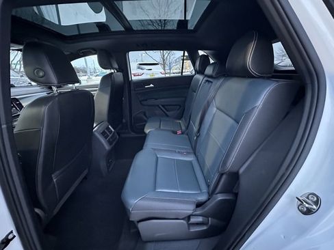 Used 2021 Volkswagen Atlas Cross Sport SEL image 31