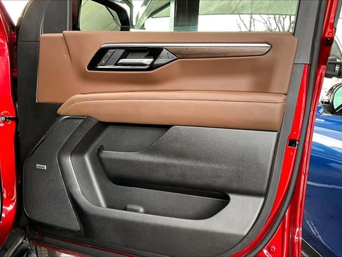 Used 2025 Chevrolet Tahoe High Country image 23