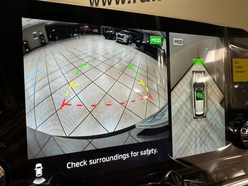 Used 2024 Mitsubishi Outlander 4WD Plug-In Hybrid image 16