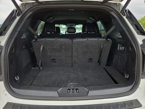Used 2025 Ford Explorer ST-Line w/ ST-Line Street Pack AWD/4WD image 29