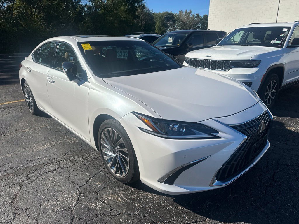 Used 2024 Lexus ES 300h w/ Accessory Package (Z2) FWD image 5