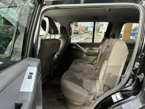 Used 2012 Nissan Pathfinder SV image 9