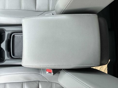 Used 2018 Honda CR-V Touring image 22