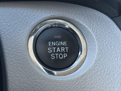 Used 2017 Toyota Sienna XLE FWD image 15