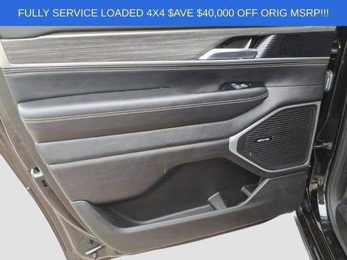 Used 2024 Jeep Wagoneer L Series II w/ Flexible Seating Group image 17